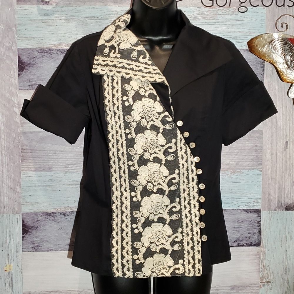 Finley Black Cream Floral Lace Button Up Blouse Sz S 923